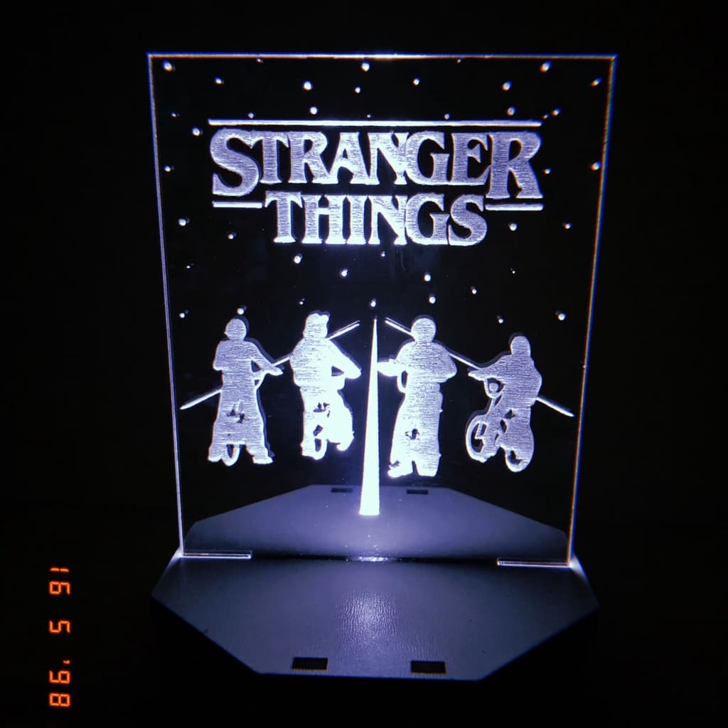 Luminária Led em Acrílico Serie Stranger Things Modelo 2 - Led Branco ou Colorido