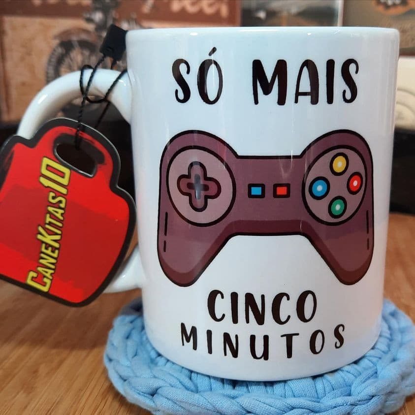 Caneca Personalizada - SÓ MAIS 5 MINUTOS  (cerâmica branca 325 mL) - controle VÍDEO GAME - XÍCARA