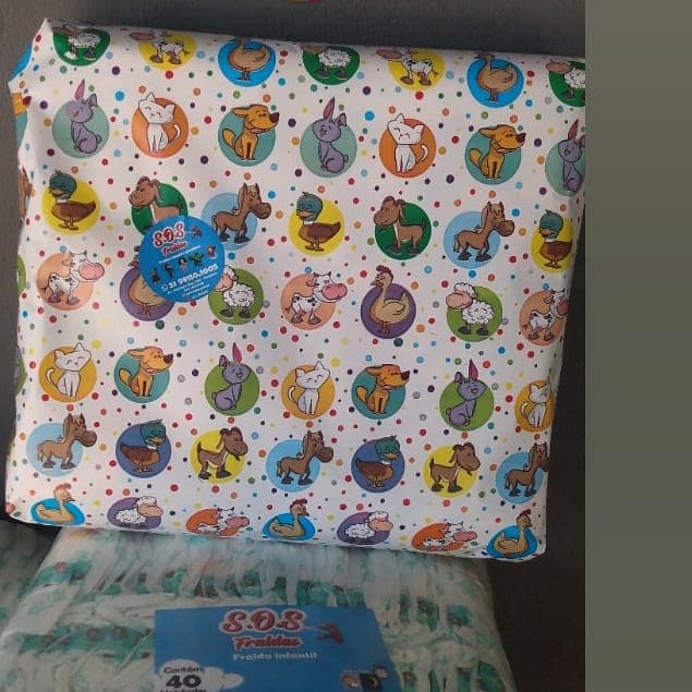 kit PACOTÃO  presente  FRALDAS Infantil  + 50 un Toalhas Umedecidas  Embalado para presente