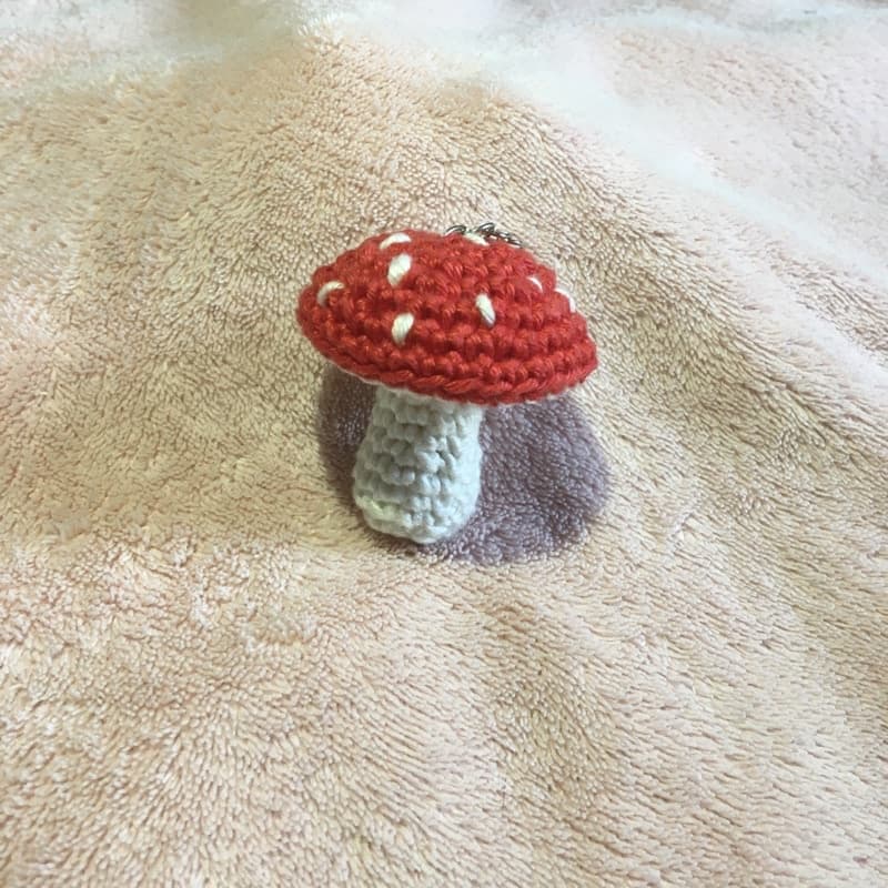 kit 3 chaveiros amigurumi Crochê Cogumelo Super Mário