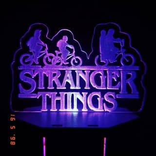 Luminária Led em Acrílico Serie Stranger Things Modelo 1 - Led Branco ou Colorido