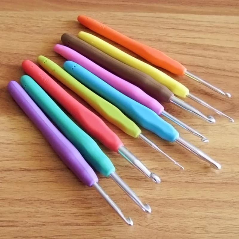 Agulha de crochê kit c/ 9 agulhas coloridas para barbante linha cabo borracha