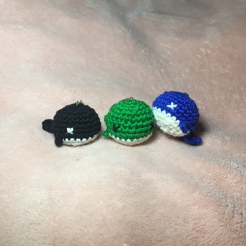 Kit com 3 chaveiros baleia amigurumi croche