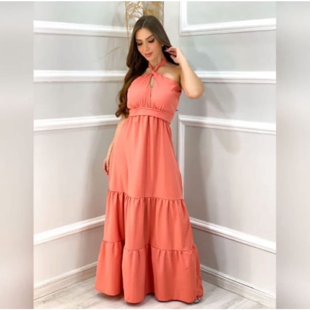 Vestido longo coral. Vestido rodado fluido. Vestido coral. Vestido rodado. Vestido de festa. Vestido casual.