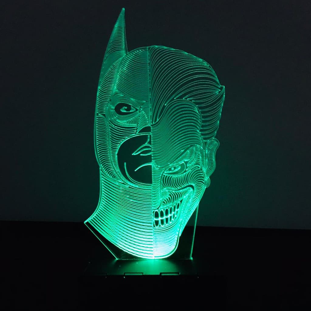 Luminária Abajur 3D Led Batman/Coringa Led única - diversas cores