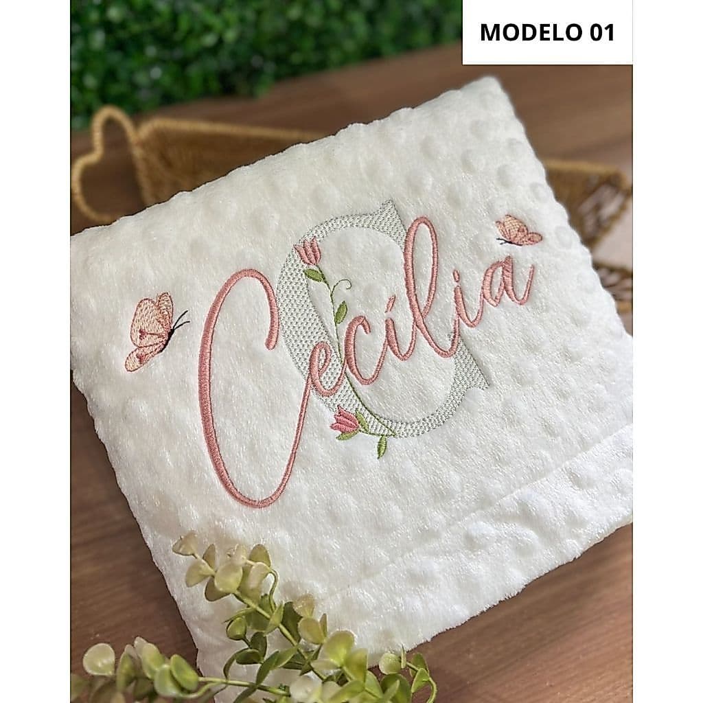 Manta Pipoquinha Bordada, 75x100cm Personalizada com Desenho e Nome / Maternidade/ Infantil - Menina