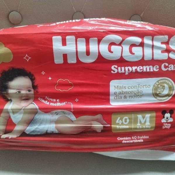 Fralda HUGGIES Supreme Care - Ótima pra uso noturno - Tamanho M - 40 Unidades