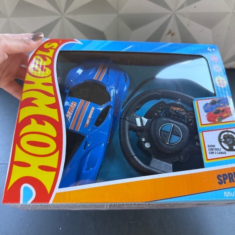 Carrinho com controle remoto hot wheels de brinquedo de plástico a pilha 2 canais original carrinho menino azul esportiv