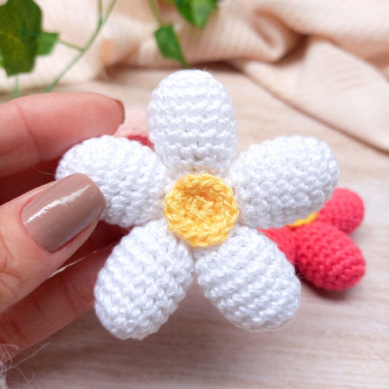 Kit Flor Crochê 5,5 cm Amigurumi Aplique Lembrancinha Decoração Guirlanda Maternidade Enfeite Chaveiro Faça Você Mesmo
