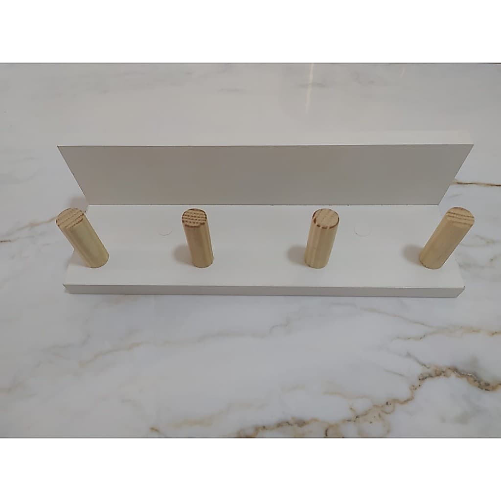 Cabideiro 4 ganchos porta chaves pano de pratos toalha suporte MDF banheiro cozinha lavanderia, produto já vai montado.