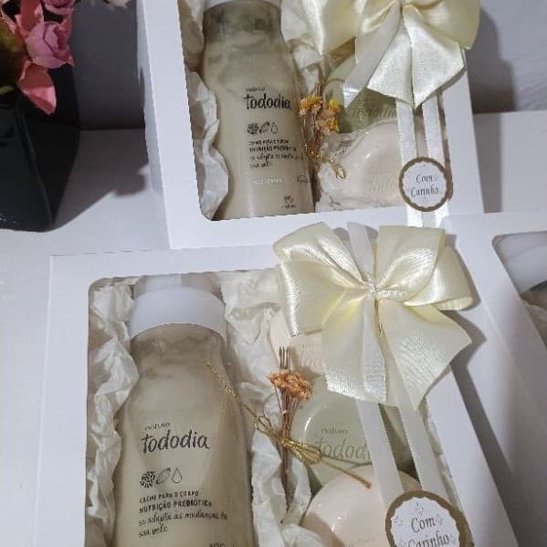 kit presente feminino - Hidratante corporal 400ml +3 sabonetes em obarra Natura tododia l pronto para presentear