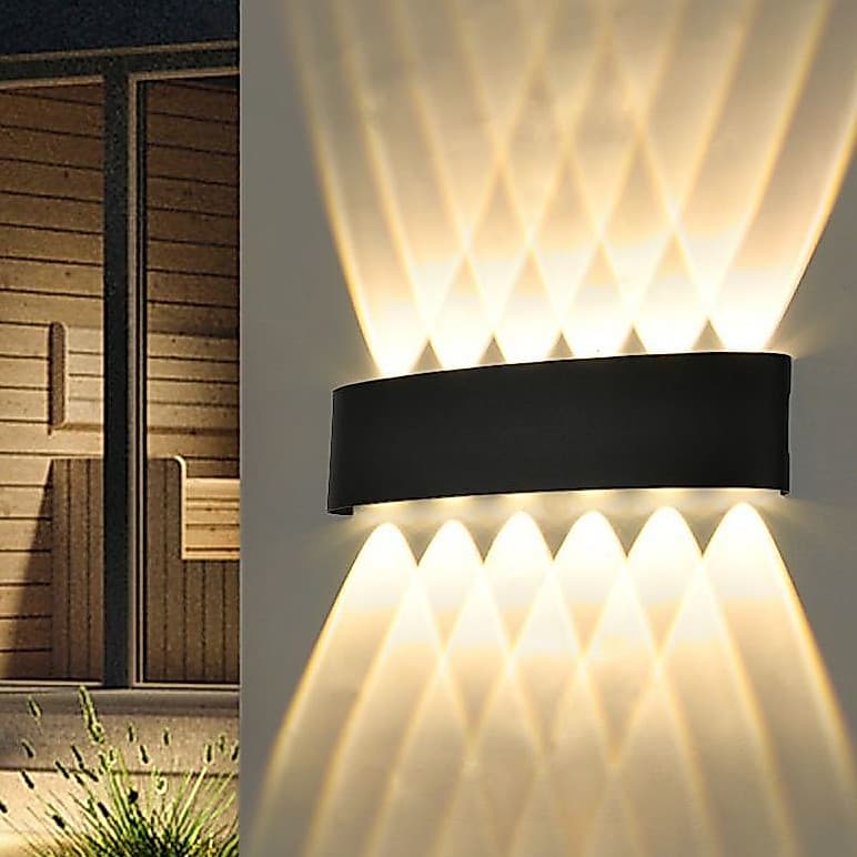 Arandela 10 LED Meia Lua De Parede Luminária Branco Quente Bivolt C/Proteção IP65 Led Branco Quente