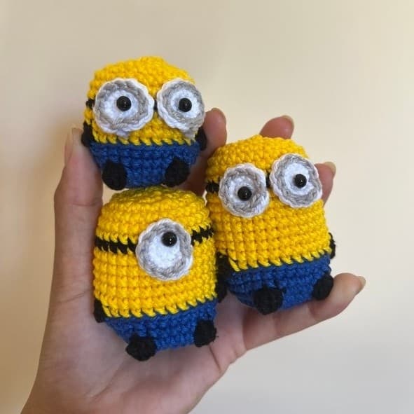 kit 3 Minions em amigurumi/Bob,Kelvin e Stuart em crochê