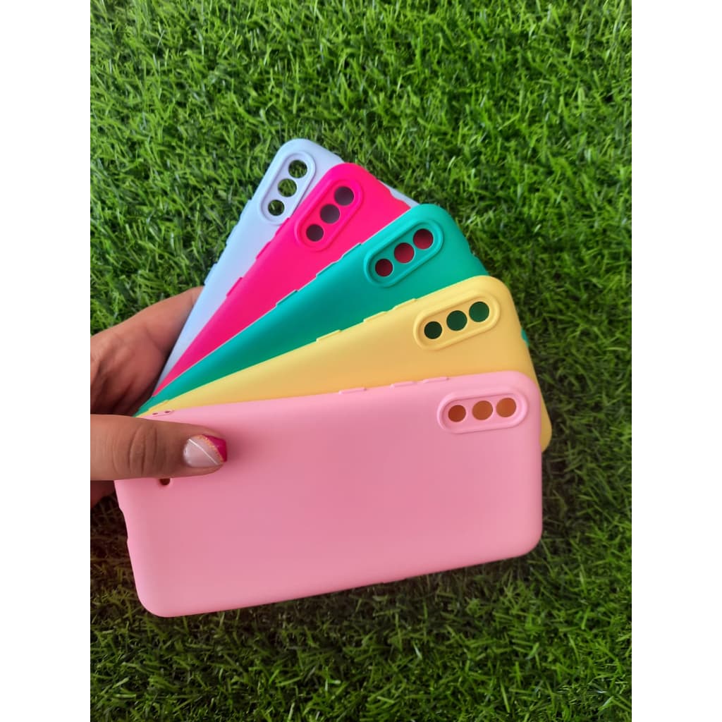 Capa capinha p/ LG K22 proteção de câmera Capa capinha p/ LG K22 aveludada Capa capinha p/ K22 cor lisa