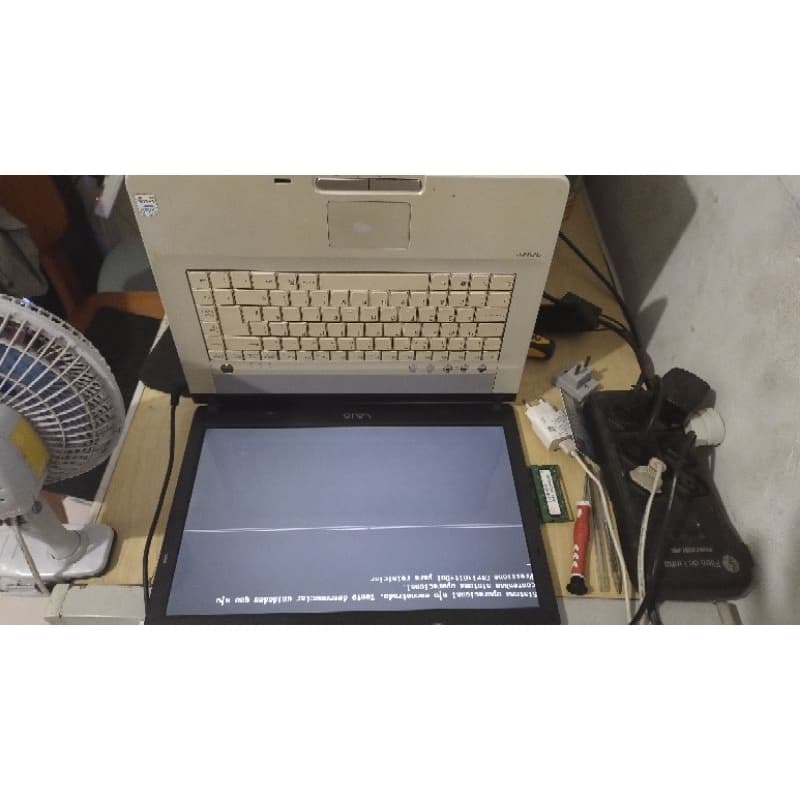 Notebook Sony PCG 7n2L antigo com defeito para pecas