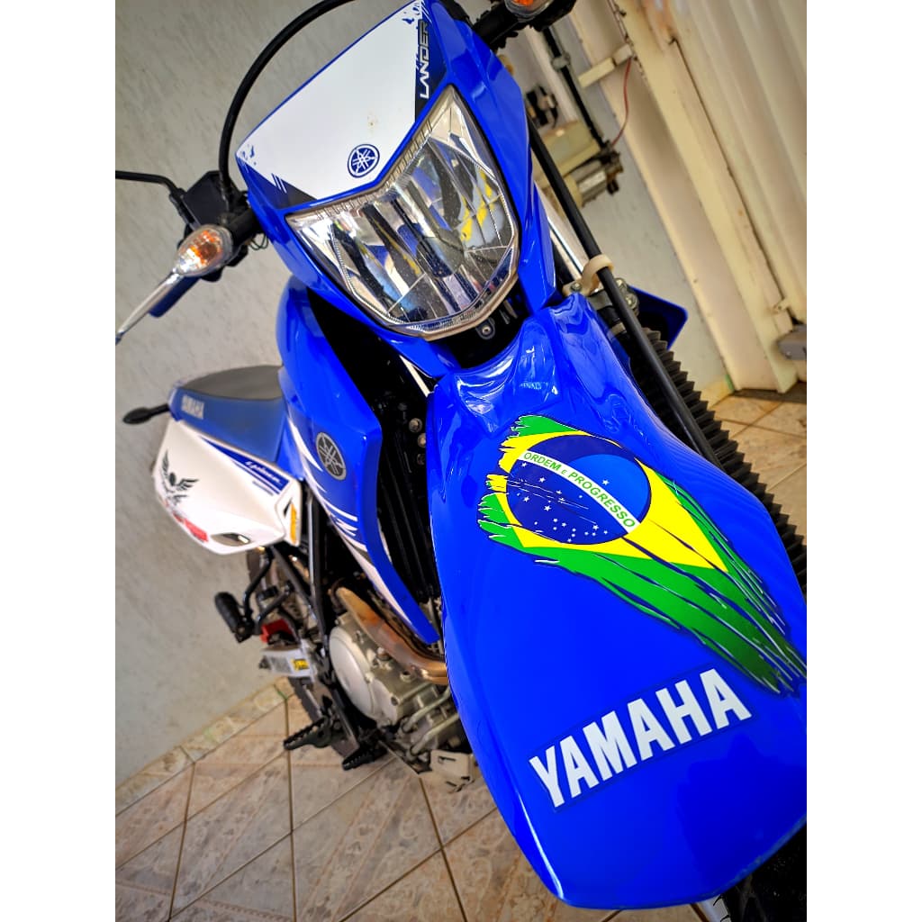 Adesivo Bandeira do Brasil paralama moto universal envernizado / Esconda os riscos na sua moto