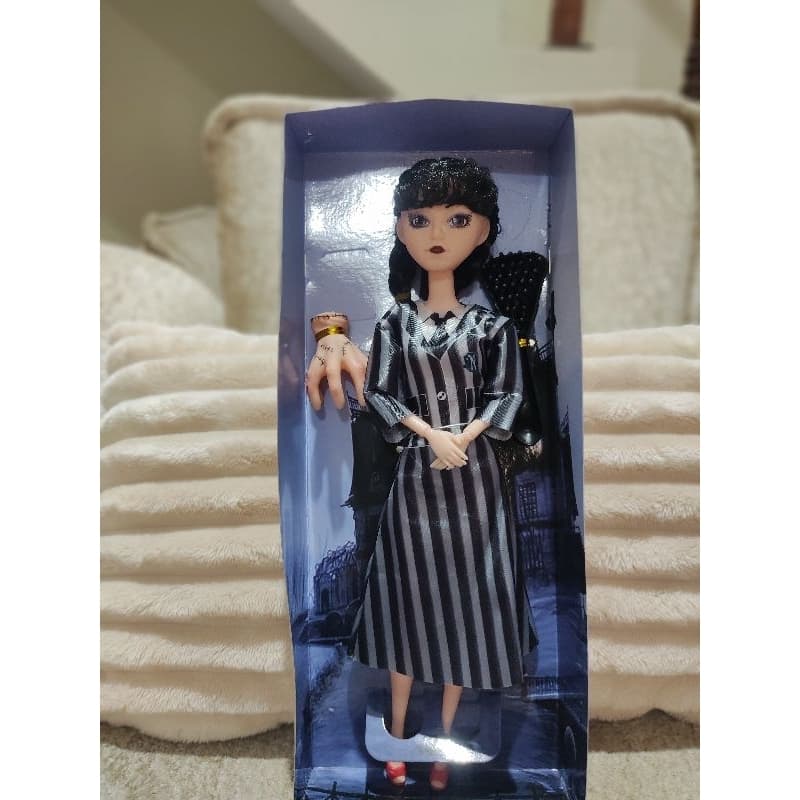 boneca infantil Vandinha boneca brinquedo criança com som articulada wandinha