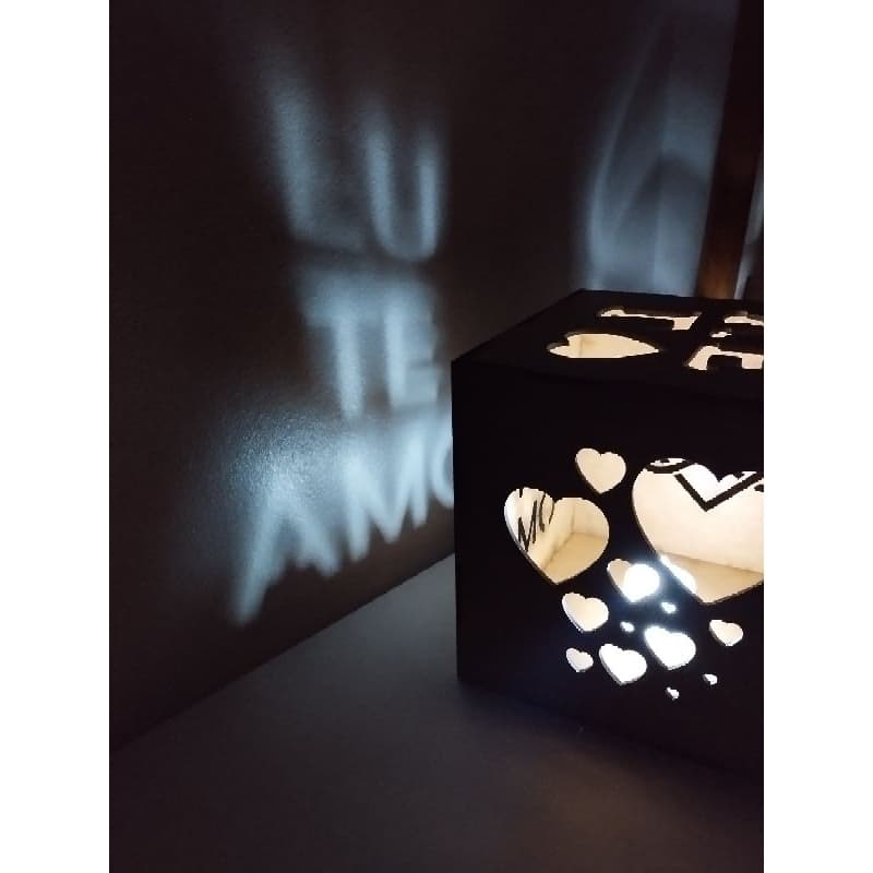 Caixa Luminária MDF led, cubo eu te amo com luz chama de vela em LED. Proposta cubo box lightbox