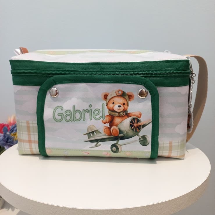 Nécessaire Maternidade - Porta Fraldas e Lenços Umedecidos - Mamãe e Bebê  - Ursinho Aviador Verde