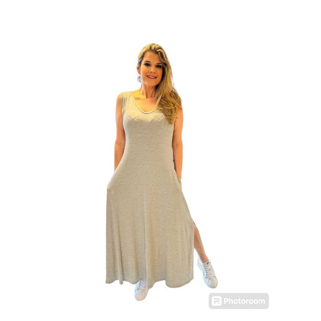 vestido regata com bolso e fenda lateral