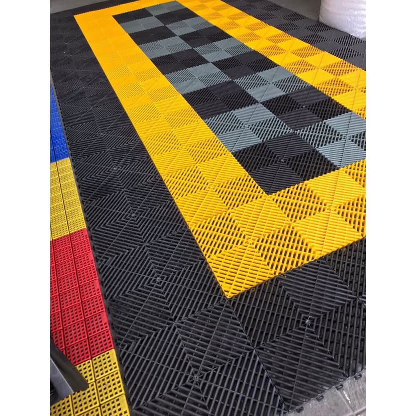 Piso Automotivo 30x30 ESTRADO modular antiderrapante garagem banheiro vestiário tapete