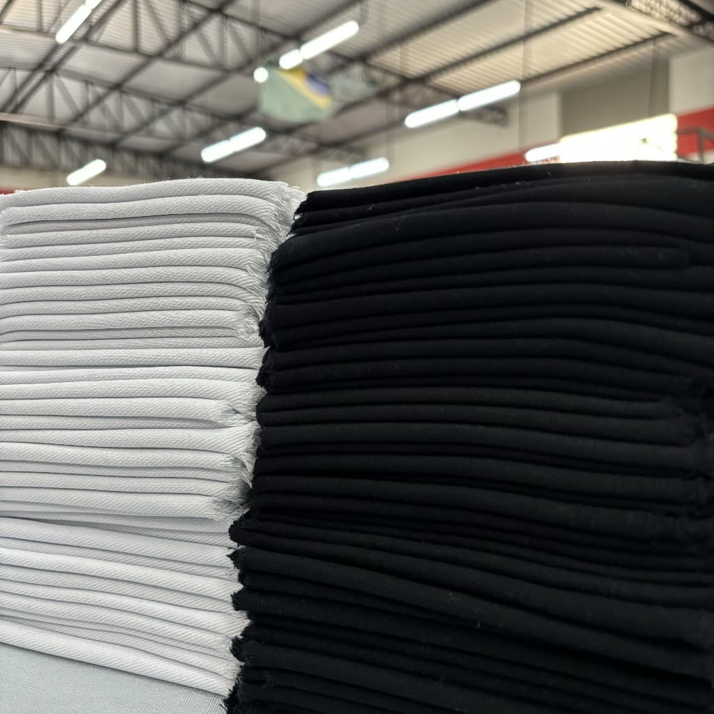 KIT 2 Kg de Retalhos BRIM Preto e Branco PARA TAPETES E ARTESANATOS patchwork