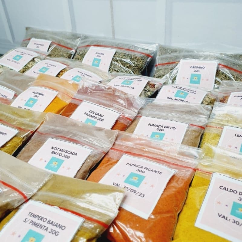 Kit 15 Temperos 50g cada totalizando 750g. Temperos e Condimentos Variados Monte seu Kit