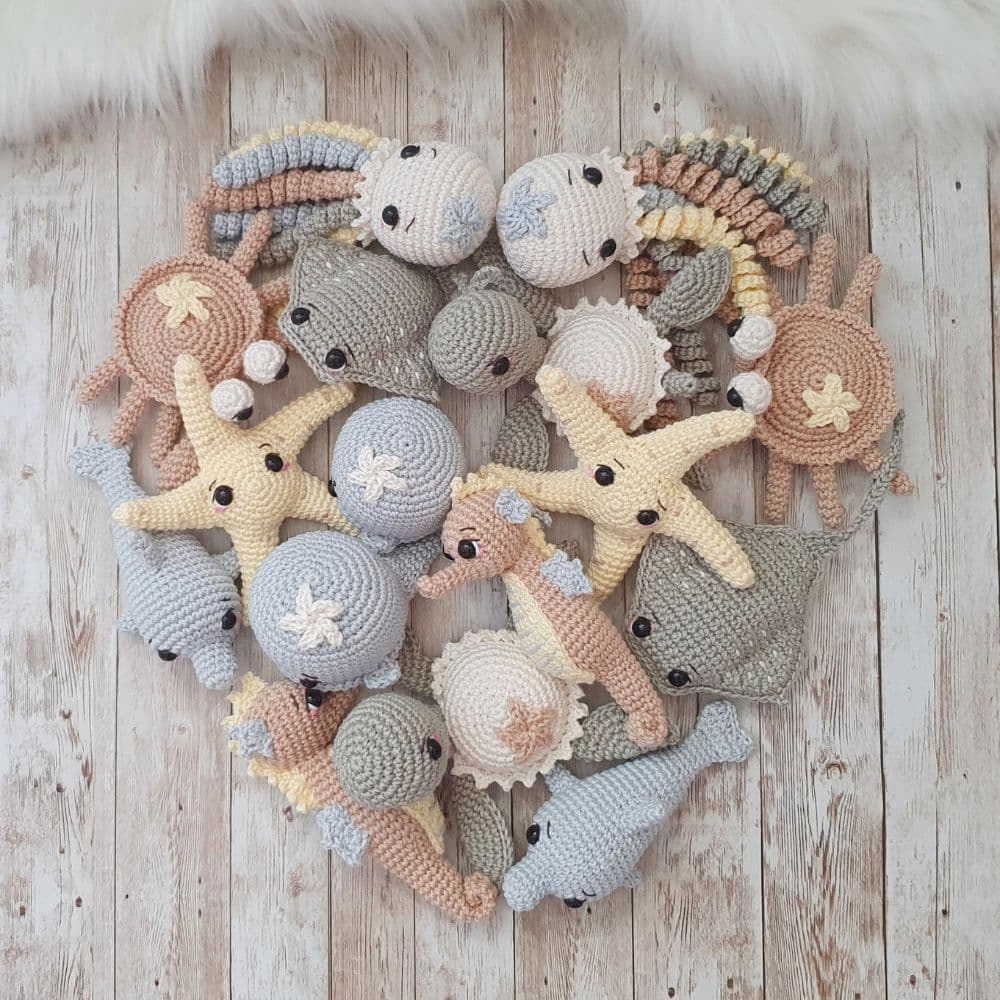 Kit Fundo do Mar Amigurumi Decoração em Crochê Baleia Raia Golfinho Estrela do Mar Polvo Cavalo Marinho Caranguejo