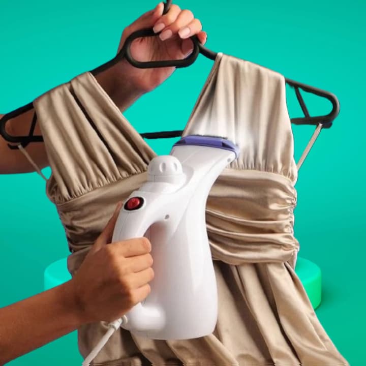 Passadeira A Vapor Passar Roupa Voltagem 110V / 220V 200ml Ferro a Vapor