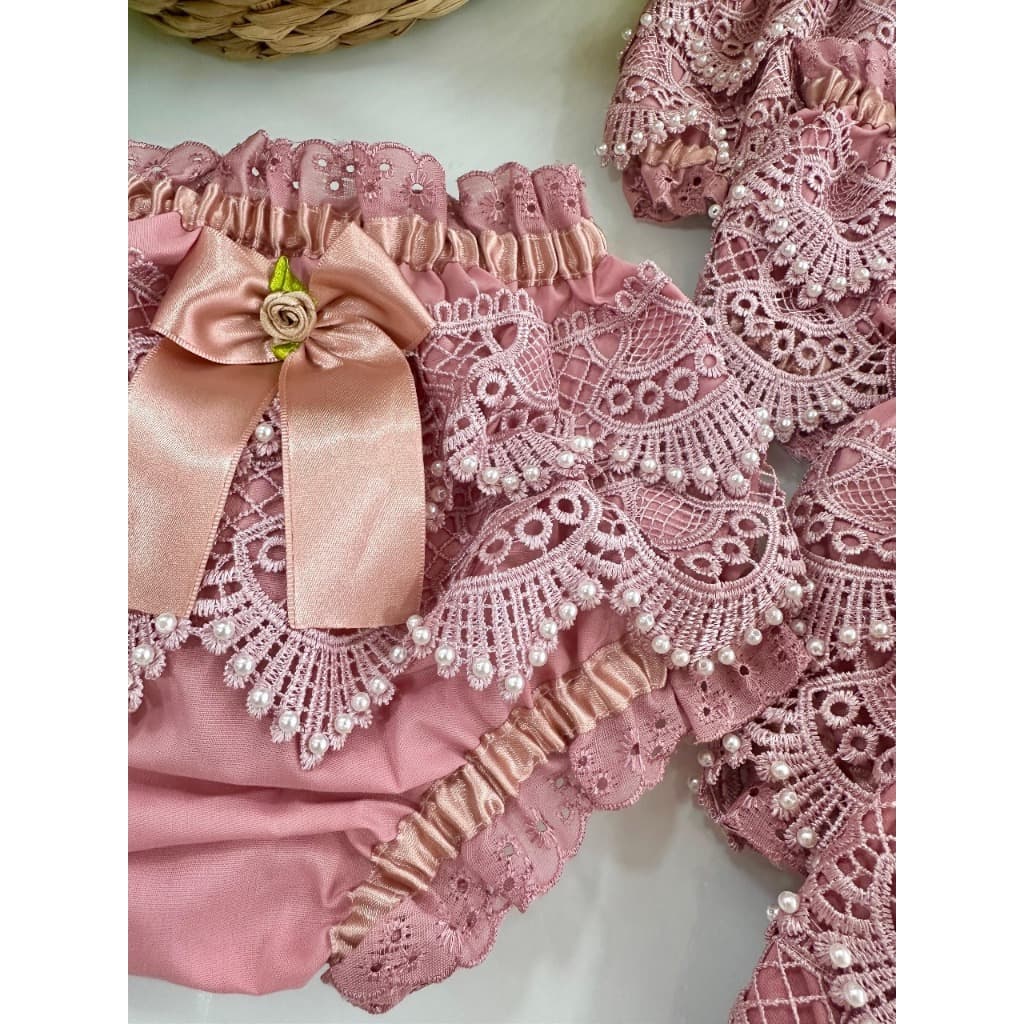 Calcinha Infantil Bunda Rica tapa fralda luxo 100% algodão com aplicação e pérolas