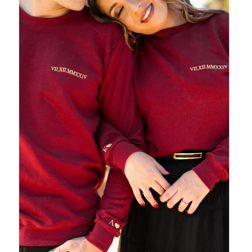 Kit 2  Blusa moletom Personalizado Casal Combiando Com Sua Inicial na Manga + Data Namoro