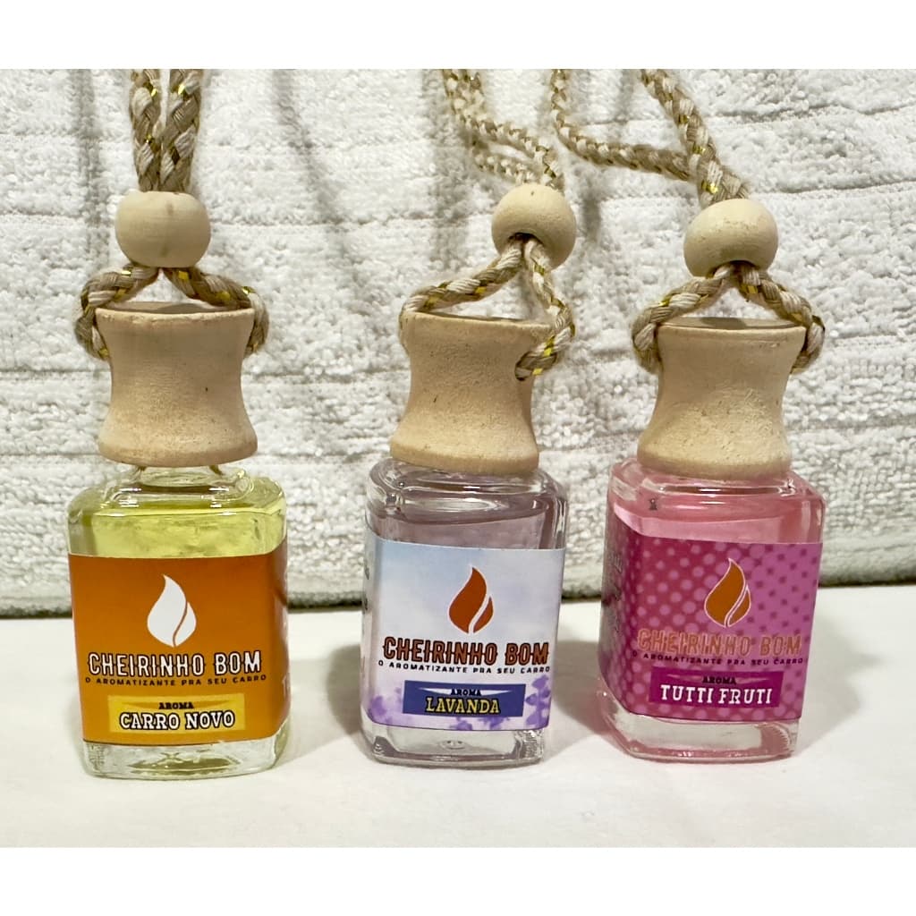 KIT 3 CHEIRINHOS PRA CARRO PINGENTE A BASE DE OLEO 10 ML CADA CARRO NOVO LAVANDA E TUTTI FRUTI