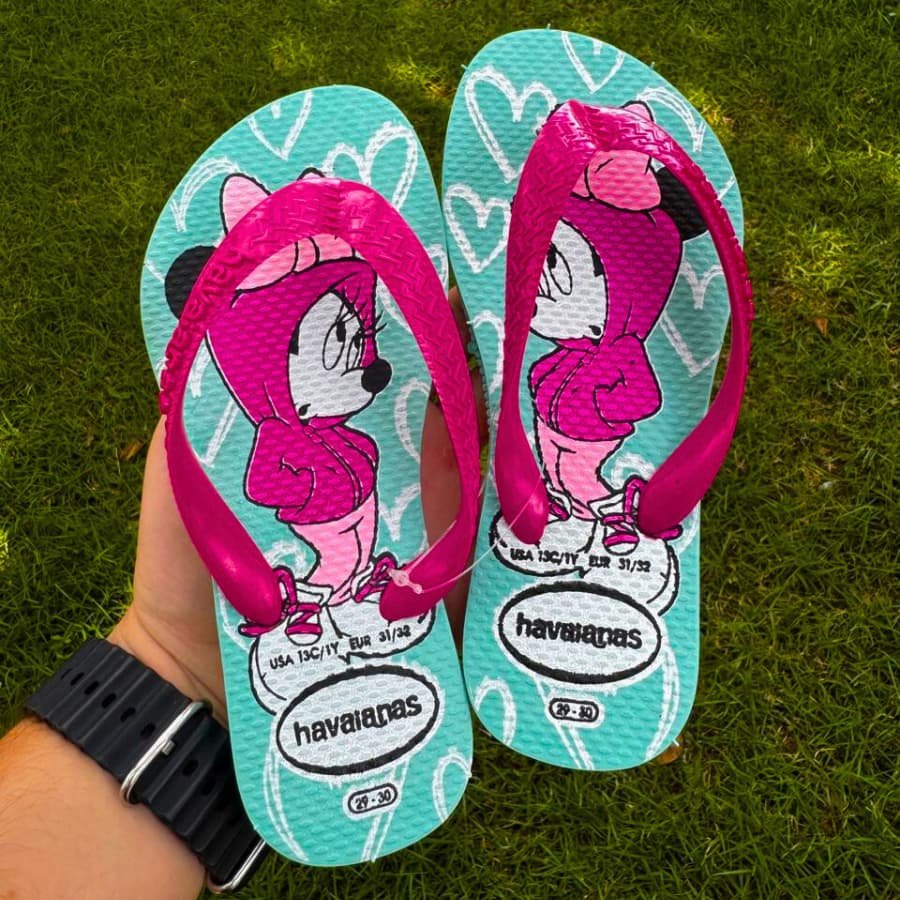 Chinelo Infantil Leve e Confortável com Personagens – Numeração 25 ao 32Chinelo Infantil Leve e Confortável com Personag