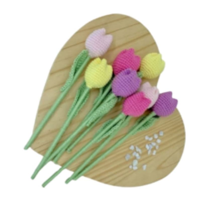 conjunto \kit 6 tulipas coloridas amigurumi\croche