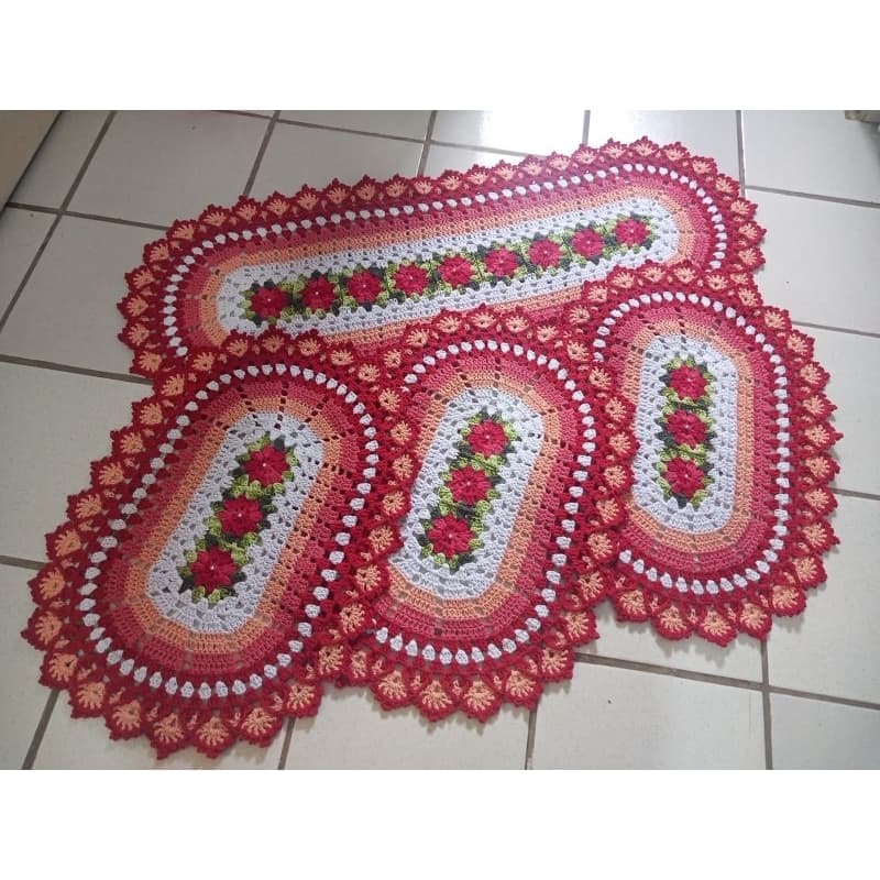 Tapetes de crochê  para cozinha 4 peças- 1 Passadeira 120cm x 48cm, 3 Tapetes 70cm x 48cm em crochê.