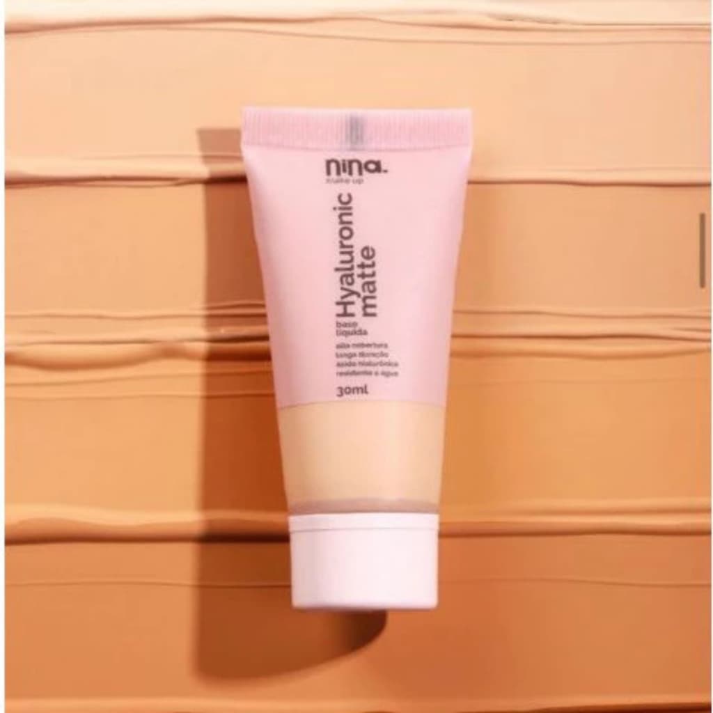 Nina Make Up Hyaluronic Matte Base Liquida  (Alta Cobertura) Base líquida leve e de fácil aplicação.