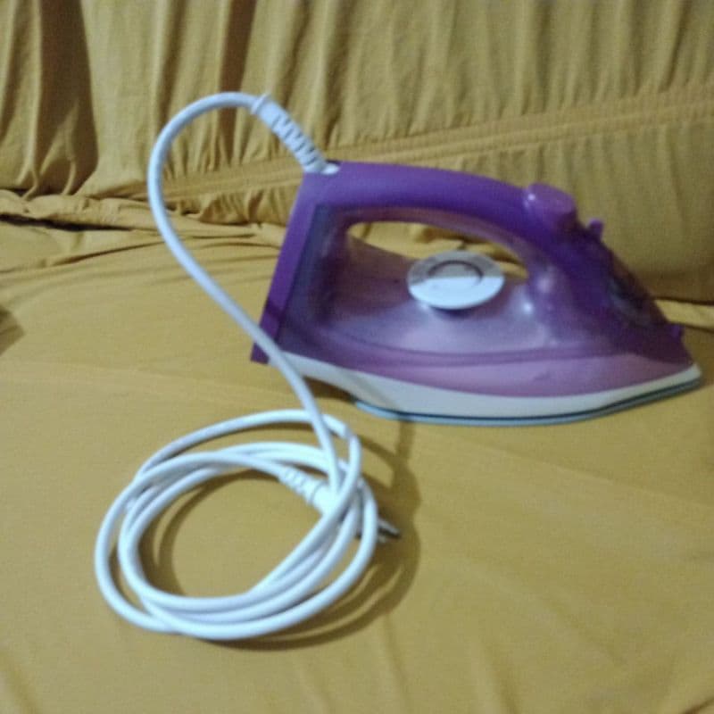 Passadeira a Vapor Britânia - Semi Nova