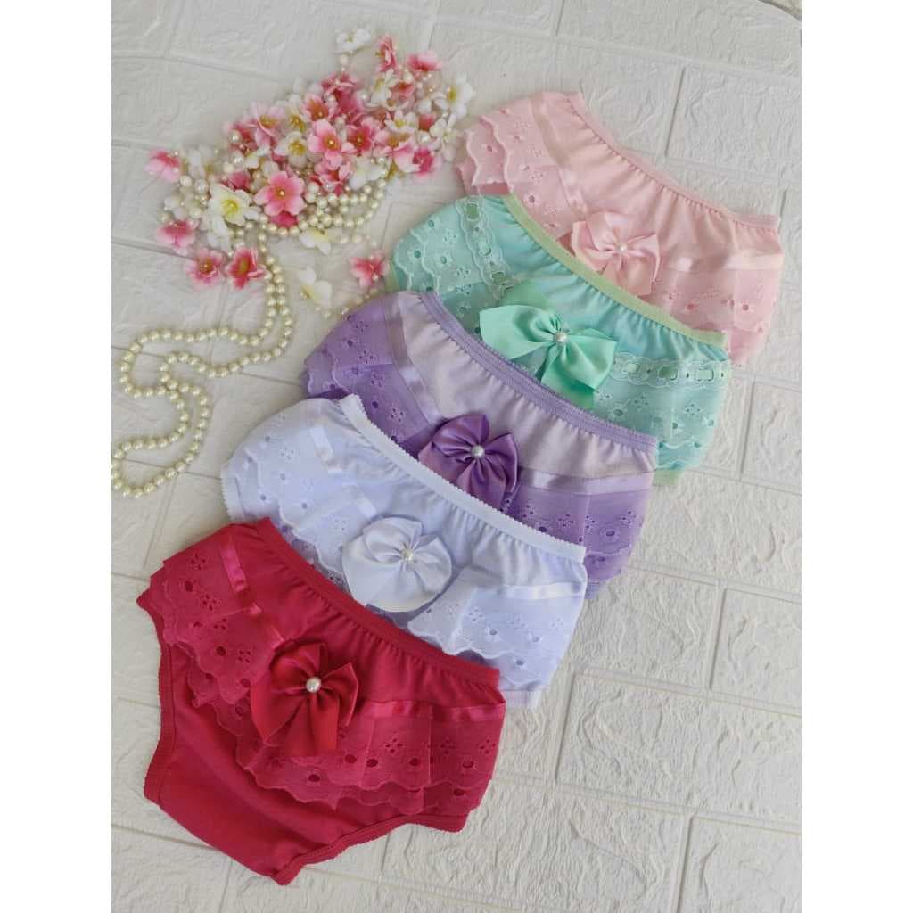 2  Calcinhas Bunda Rica Luxo com Bordado Inglês e Laço Tapa Fraldas Para Bebes de 6 Meses  ate 3 Anos Entrega Rápida