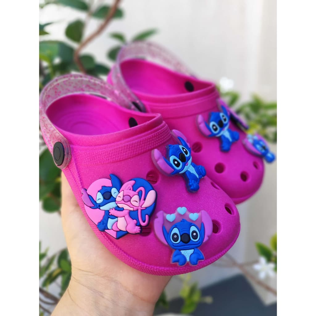 Babuche infantil confortável stich em pins confortável.