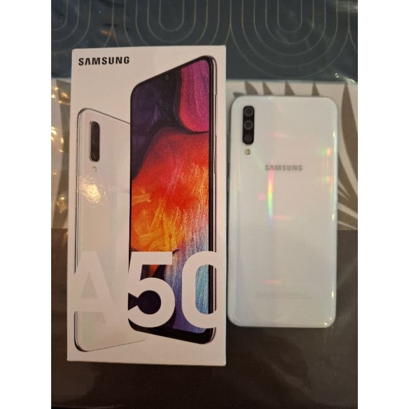Smartphone Samsung Galaxy A50 128GB Dual chip Câmera tripla Branco + brinde*