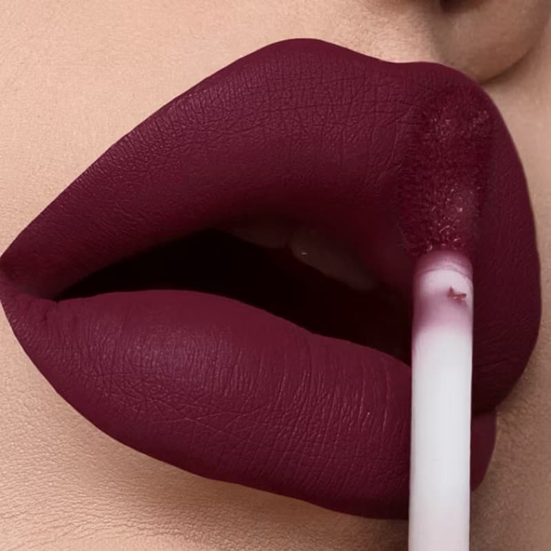 Batom Líquido Matte 12h - Sapatilha - Dailus | cor Vinho arroxeado