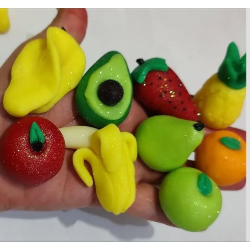 Docinho modelado de leite em pó no tema Frutinhas. 10 unidades. Doce de leite ninho.