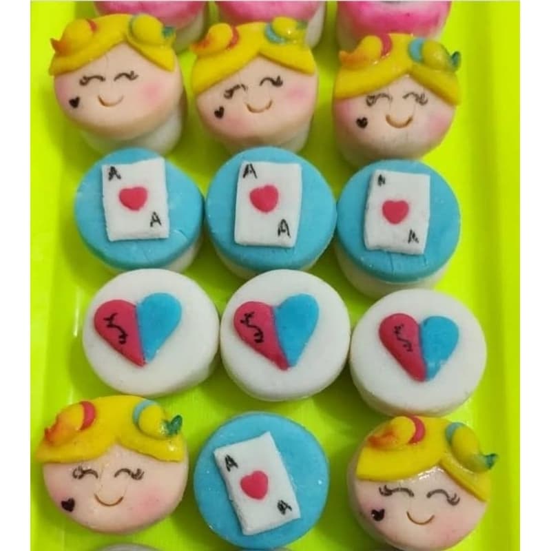 Docinhos modelados de leite em pó no tema Alerquina. 10 unidades. Doce de leite ninho. Aniversário infantil, aniversário