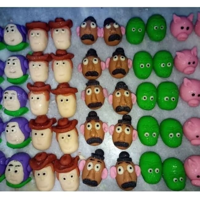 Docinho modelado de leite em pó no tema Toy Story. 10 unid. Doce de leite ninho. Pasta americana personalizada.