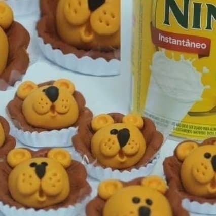 Docinhos modelados de leite em pó leão. 10 unid. Doce de leite ninho. Festa infantil. Pasta americana.