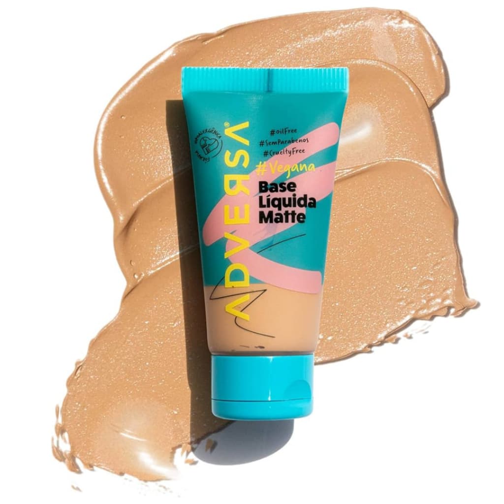 BASE LIQUIDA MATTE ADVERSA VEGANA ALTA COBERTURA OIL FREE COM ACABAMENTO NATURAL LONGA DURAÇÃO