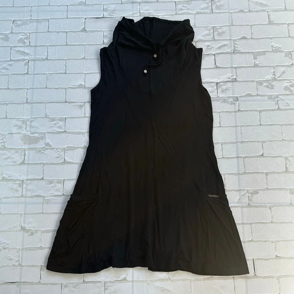 vestido preto básico larguinho, vestido preto com bolsinho lateral, vestido preto confortável, girls (bazar, brechó)