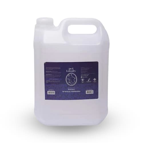Shampoo Matizador Para Pet Concentrado Brancos Radiantes Para Cães e Gatos Pet Family 5L