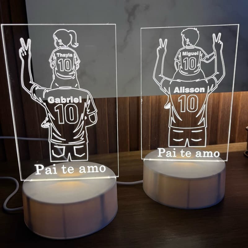 Presente Dia dos Pais Personalizado com Nome – Luminária LED Pai e Filho Futebol Criativa