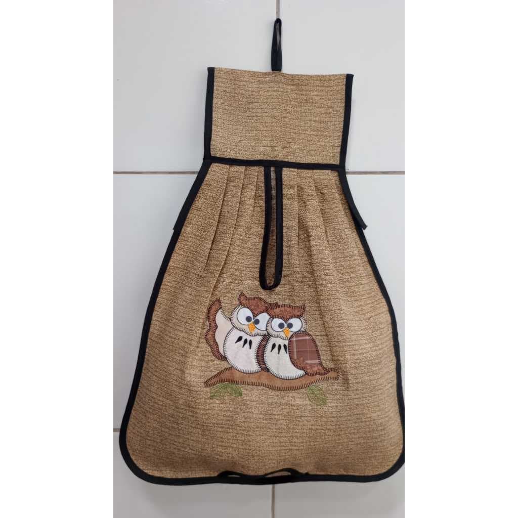 Porta Sacolas Puxa Saco Bordados Patchwork Ótimo Acabamento Tecido Gorgurinho Tamanho 40 X 37